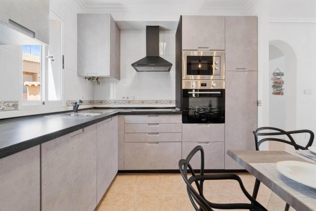 Villa-Capricho Playa - Zeus Torrevieja Eksteriør bilde